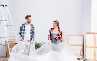 Wanneer is de Glasvezelbehang ondergrond goed? En afbeelding van een muur die behangklaar is.